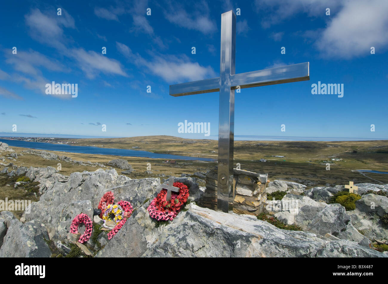 Falkland Islands, 1982 War Memorial atop Mt. Longdon, site of fierce battle for Stanley Stock Photo