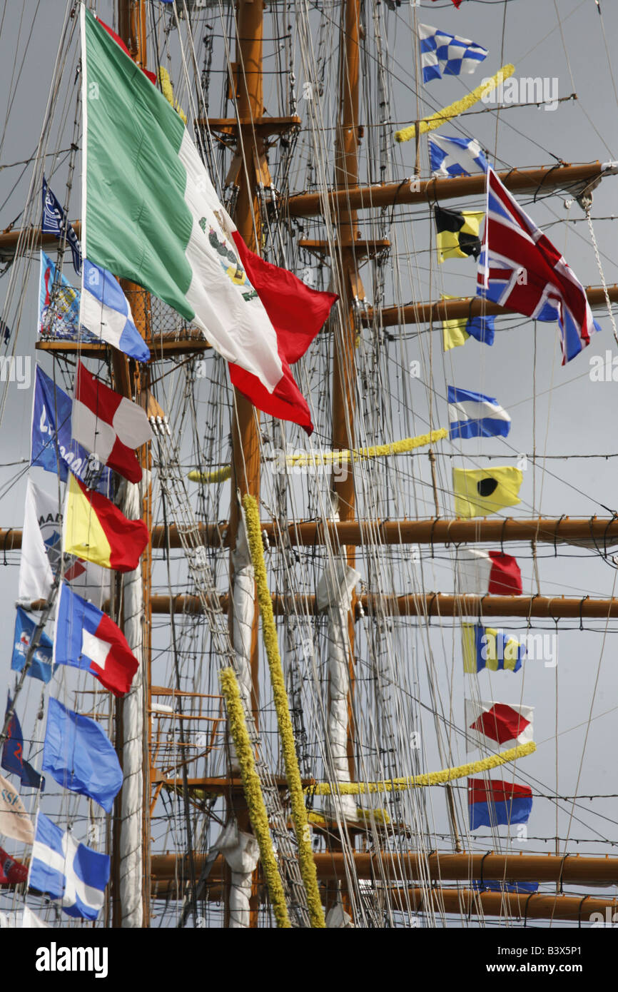 Tall ship flags hi-res stock photography and images - Alamy