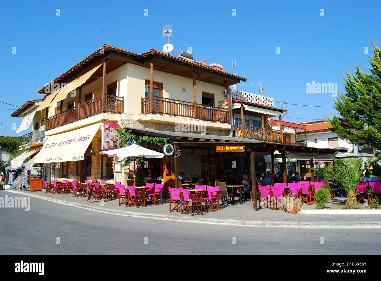 Greek restaurant, Town centre, Ouranoupoli, Athos Peninsula, Chalkidiki, Central Macedonia, Greece Stock Photo