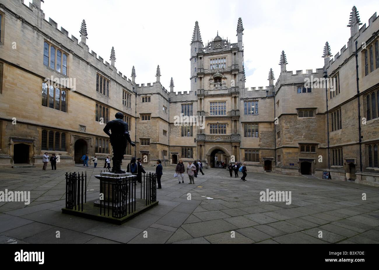 View of Old Schools Quad, statue of the Earl of Pembroke and Founders Tower at The Oxford University Bodleian Library Stock Photo