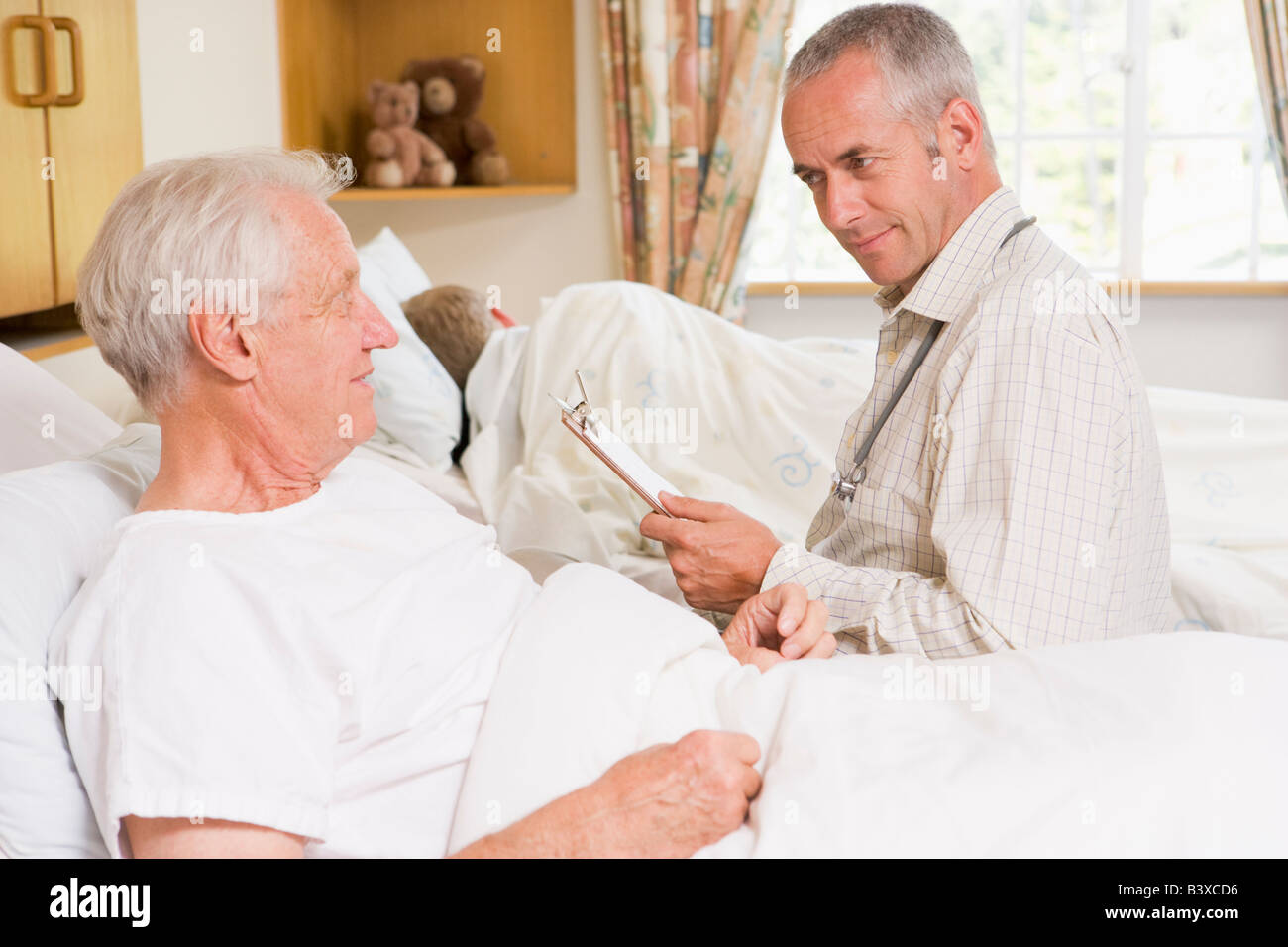 женщина в декрете. приучение к горшку. мама в декрете. мем про декрет. больной в постели.