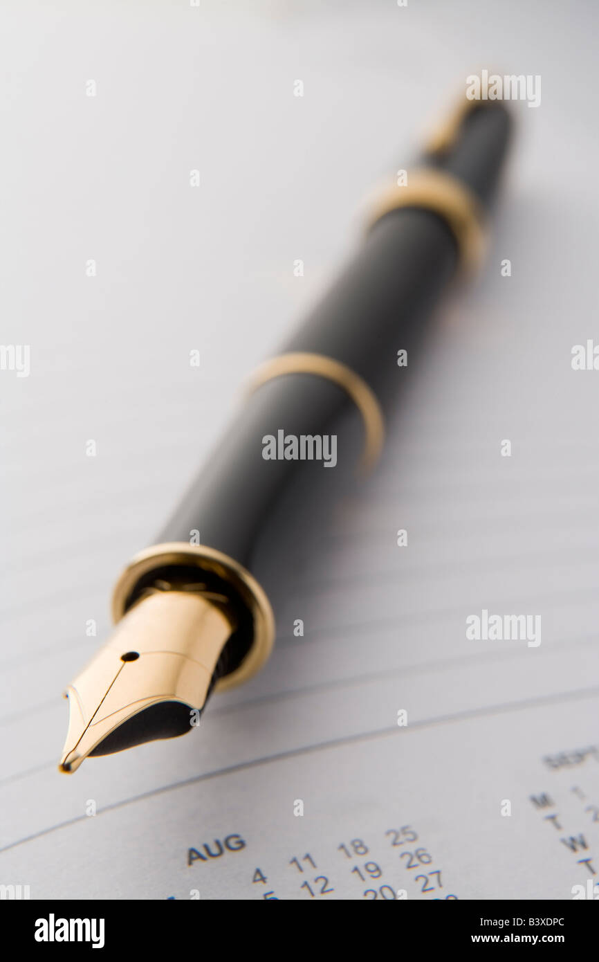 Gold tip fountain pen hires stock photography and images Alamy