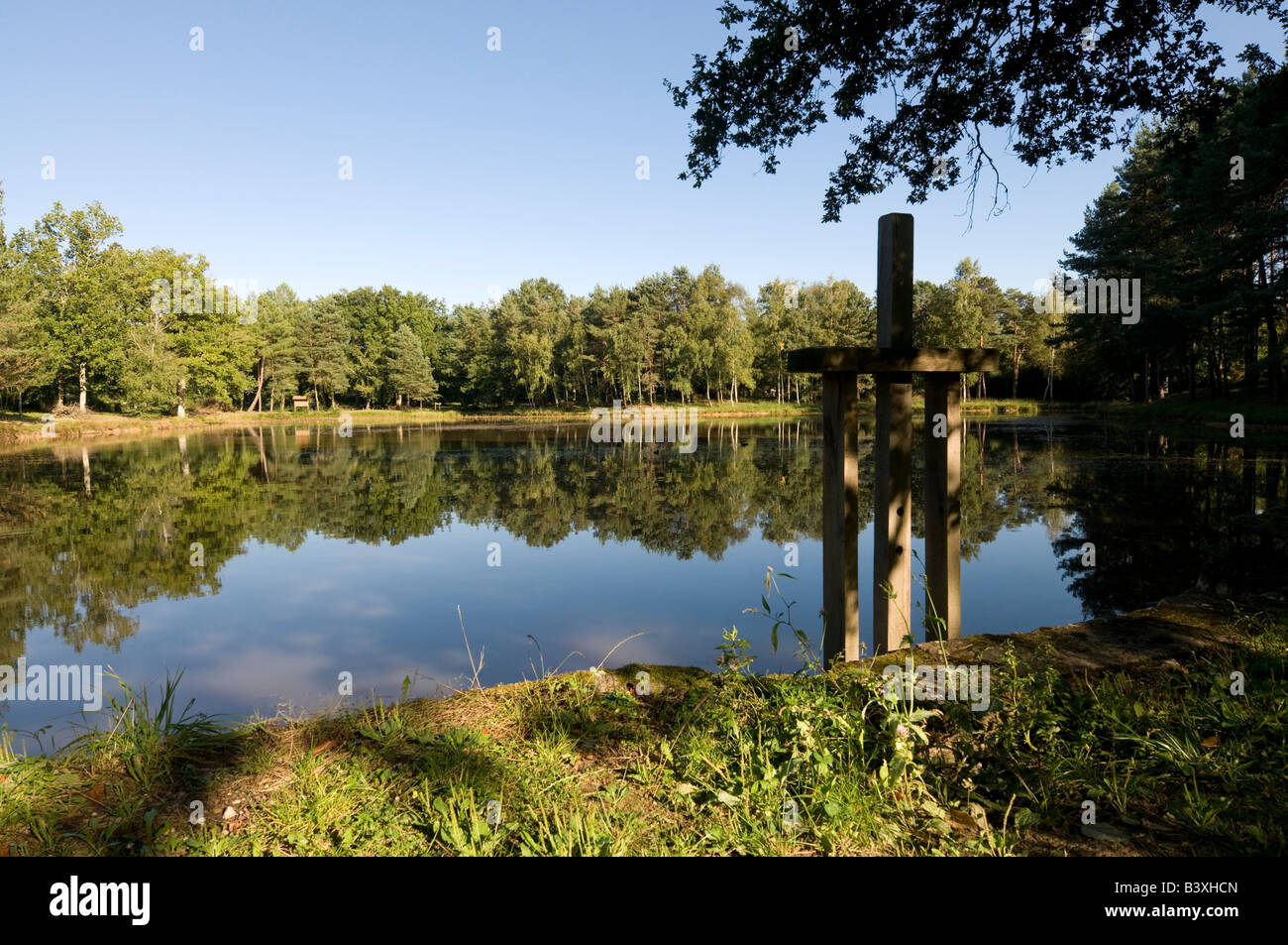 Lake and picnic area, Foret de Preuilly, sud-Touraine, France. Stock Photo