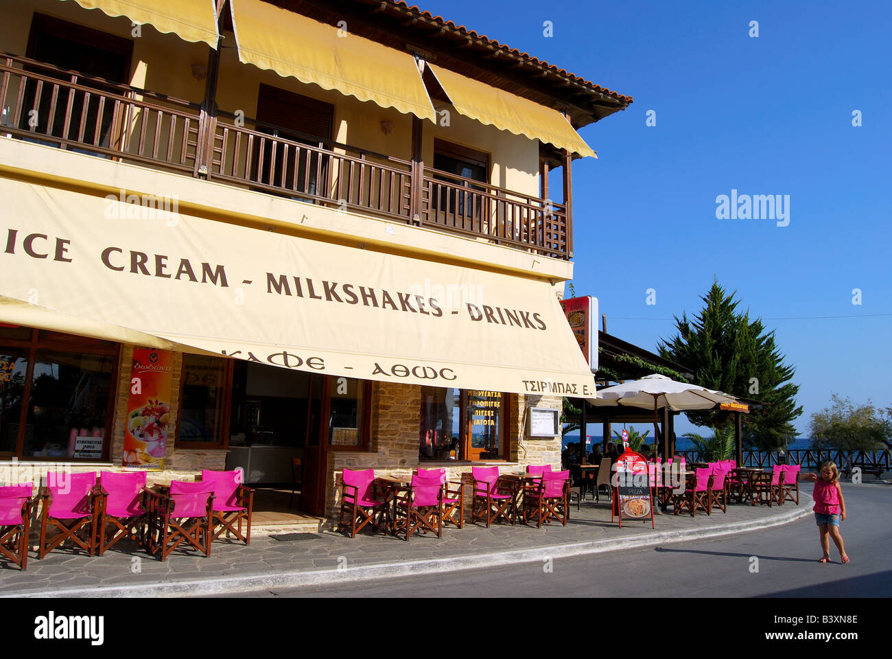 Greek restaurant, Town centre, Ouranoupoli, Athos Peninsula, Chalkidiki, Central Macedonia, Greece Stock Photo