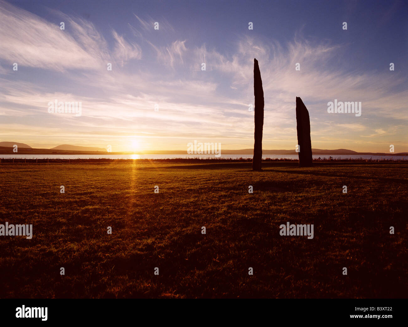 dh Stenness Standing Stones STENNESS ORKNEY Neolithic henge era dusk sunset Scotland Stock Photo