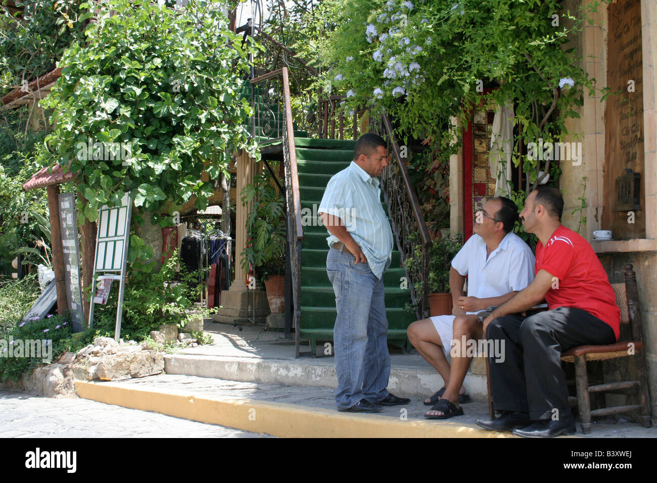 Shop keepers hi-res stock photography and images - Alamy