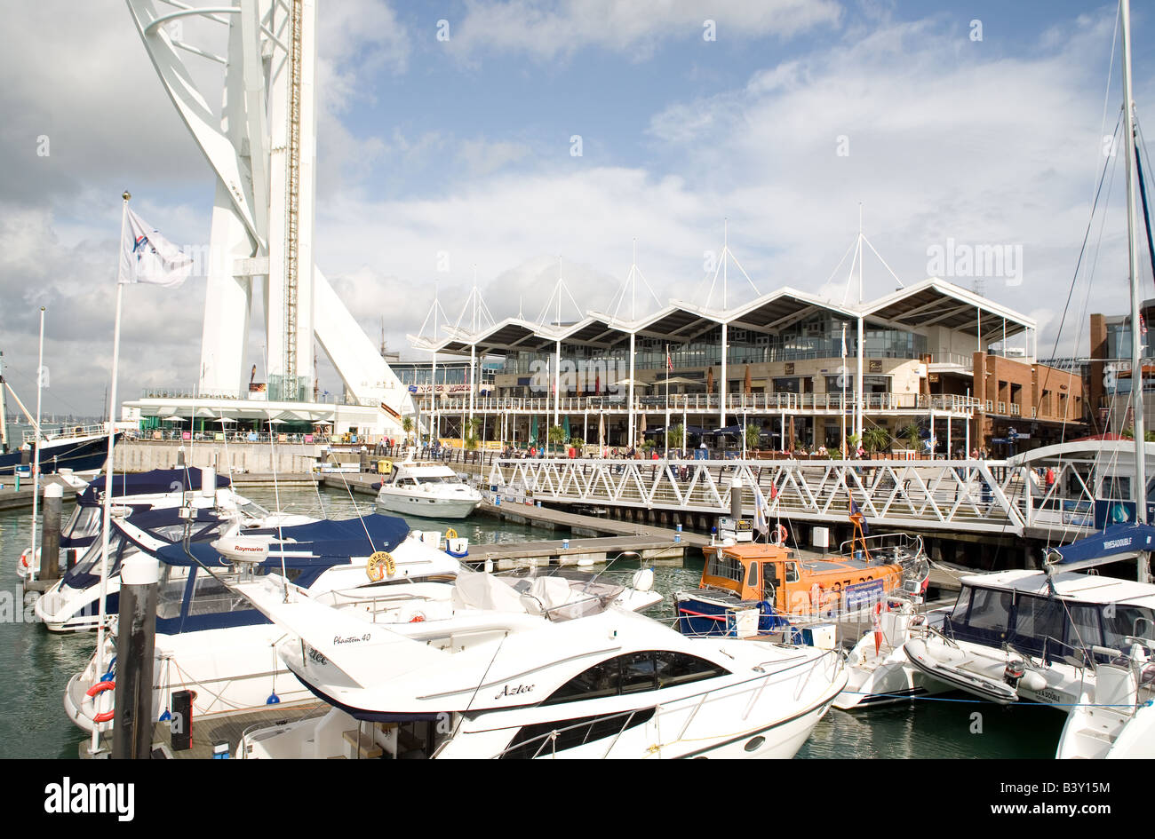 Gunwharf quay hi-res stock photography and images - Alamy