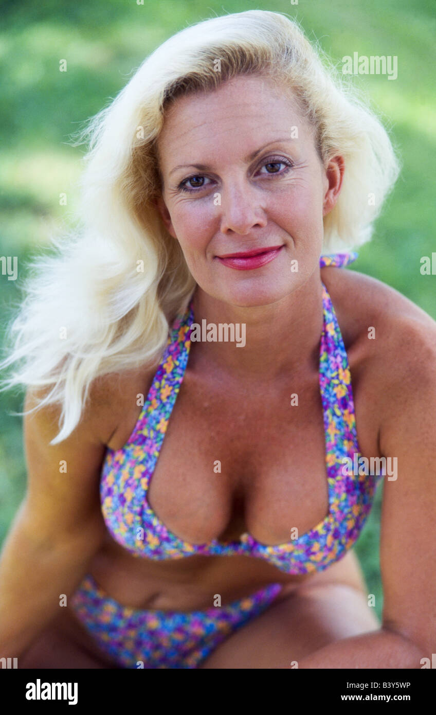 mature ladies bikinis