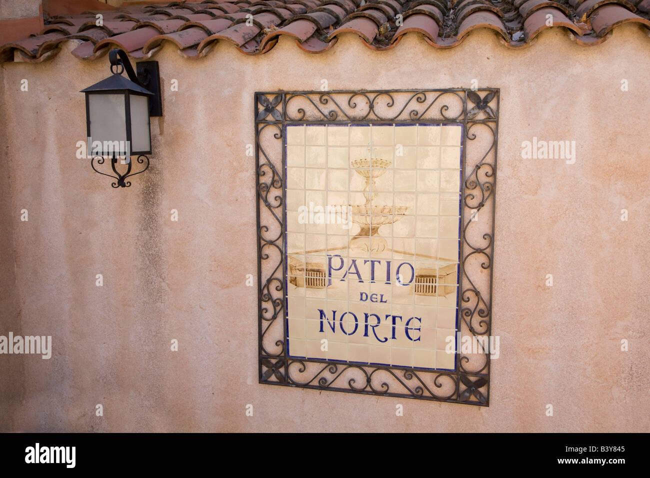 AZ, Arizona, Red Rock Country, Sedona,Tlaquepaque, Spanish style arts and crafts village, Patio