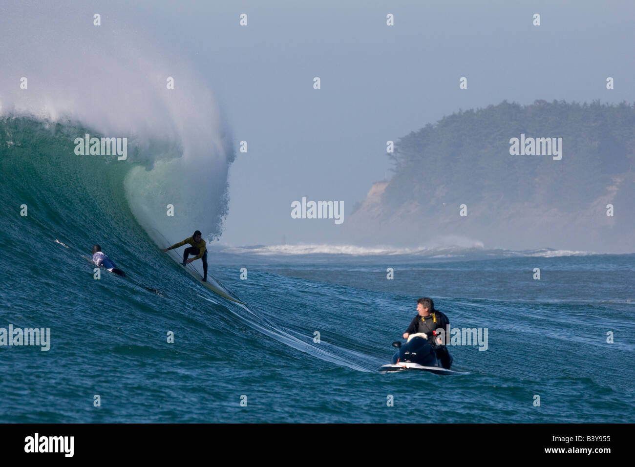 USA, California, Half Moon Bay. Grant Baker, in the final round of the '08 Mavericks surf