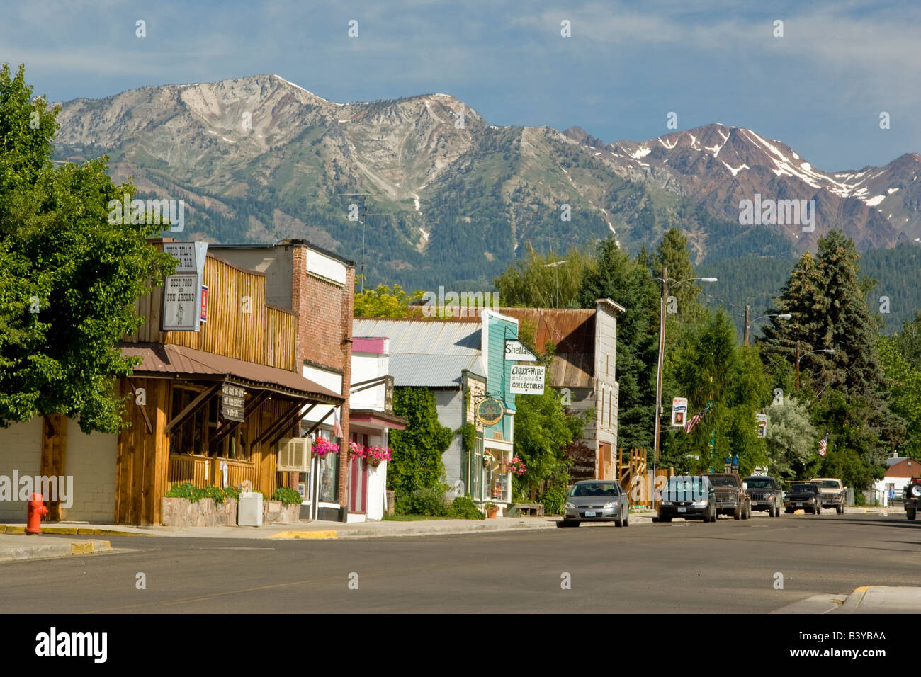 Main street with Wallow Mountains Halfway Oregon Stock Photo Alamy