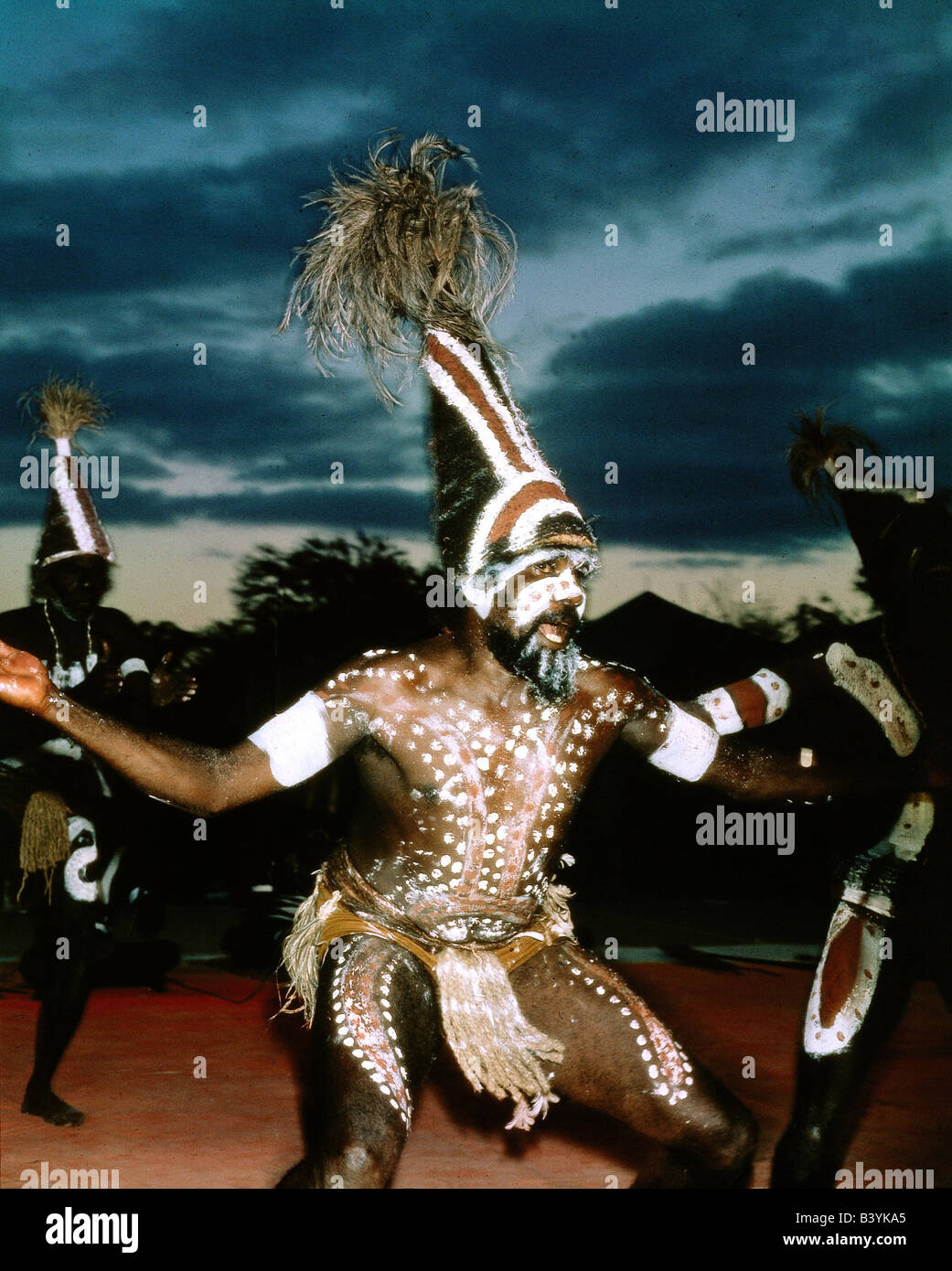 Aboriginal body painting australia hi-res stock photography and images ...