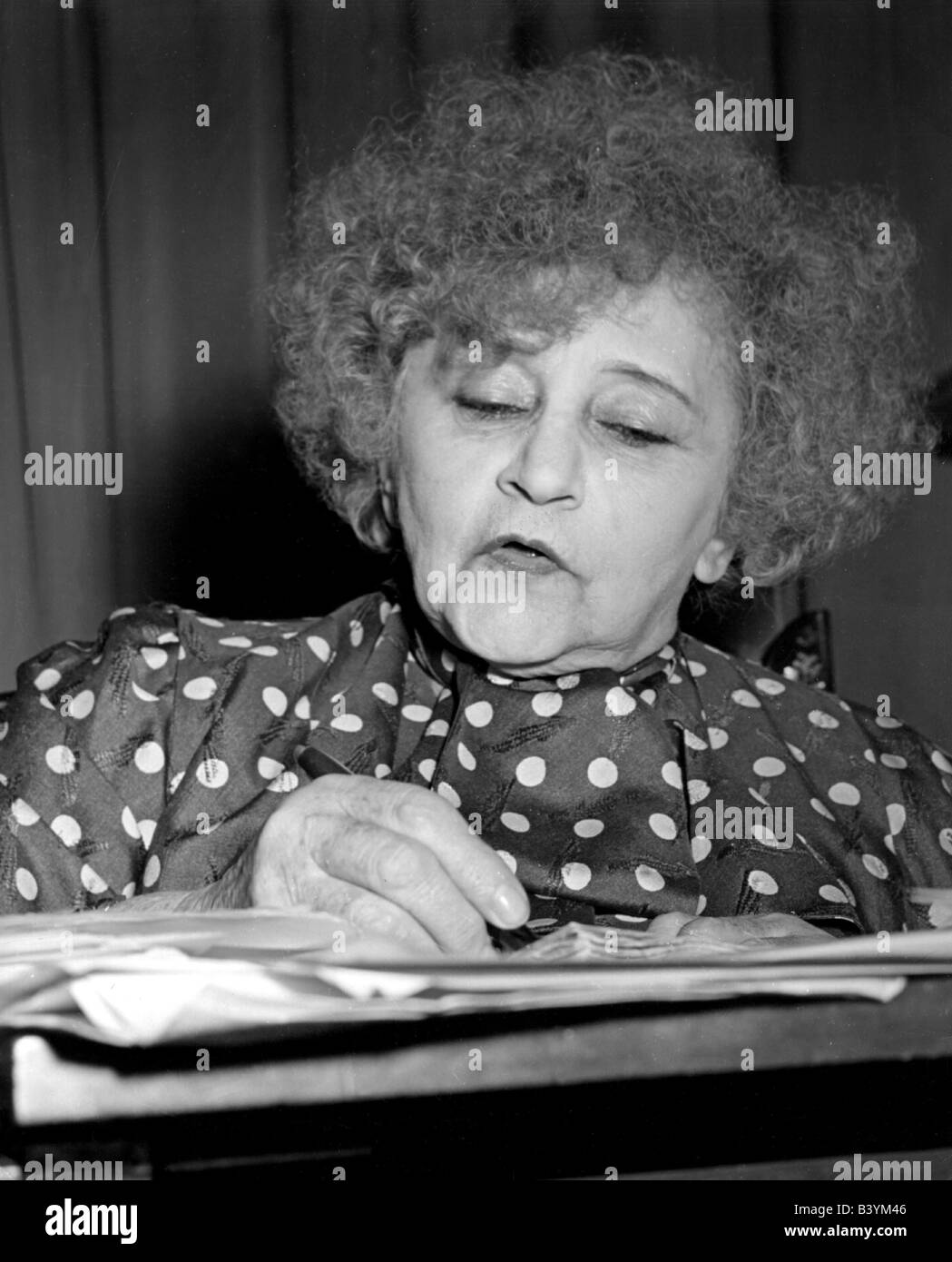 Colette, Sidonie - Gabrielle, 28.1.1873 - 3.8.1954, French author / writer, writing, circa 1950, France, , Stock Photo