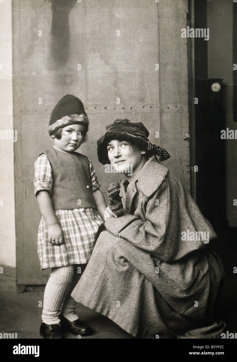 Hamburg, Germany, Woman outfit twenties with cigarette holder Stock Photo -  Alamy