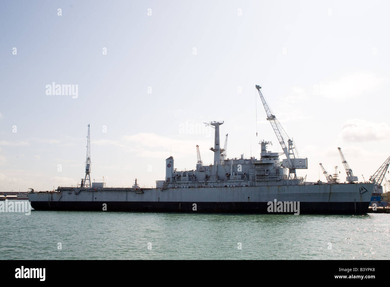 Hms intrepid l11 hires stock photography and images Alamy
