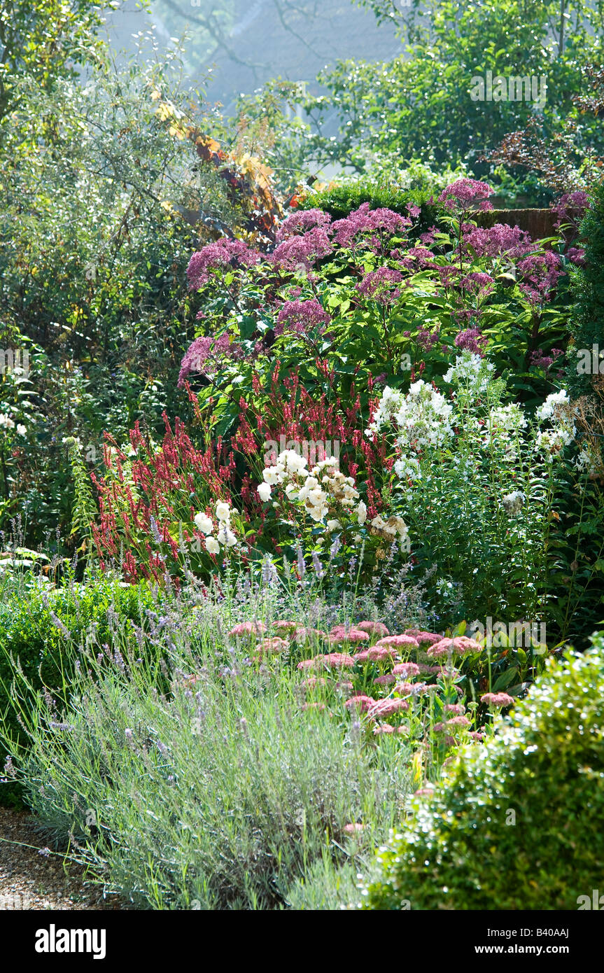 Summer garden uk country hi-res stock photography and images - Alamy