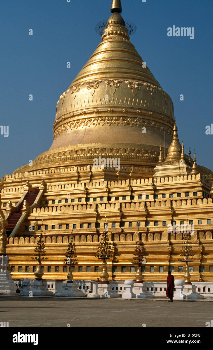 Shwezigon pagoda in Bagan, Myanmar Stock Photo - Alamy