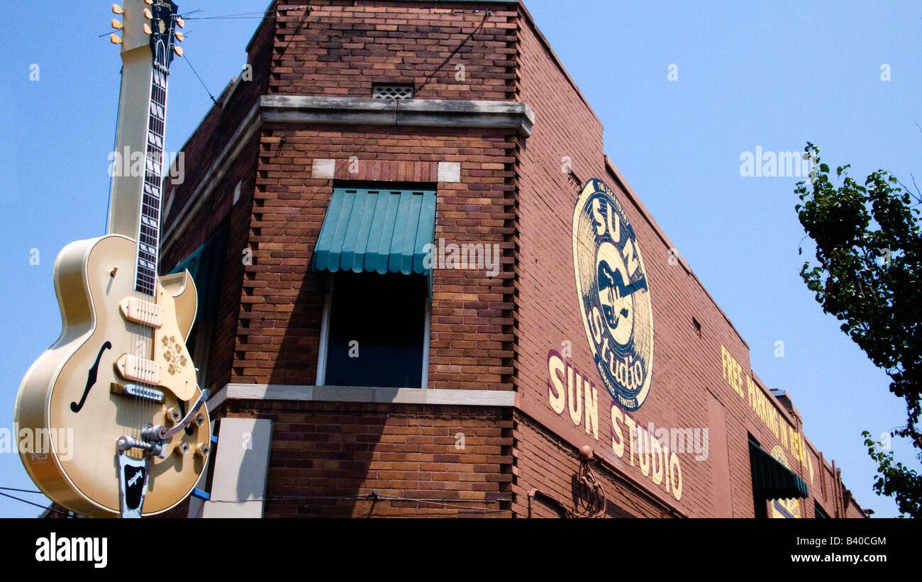 Gibson guitar motif above Sun Studio cafe front door Memphis Tennessee Stock Photo Alamy