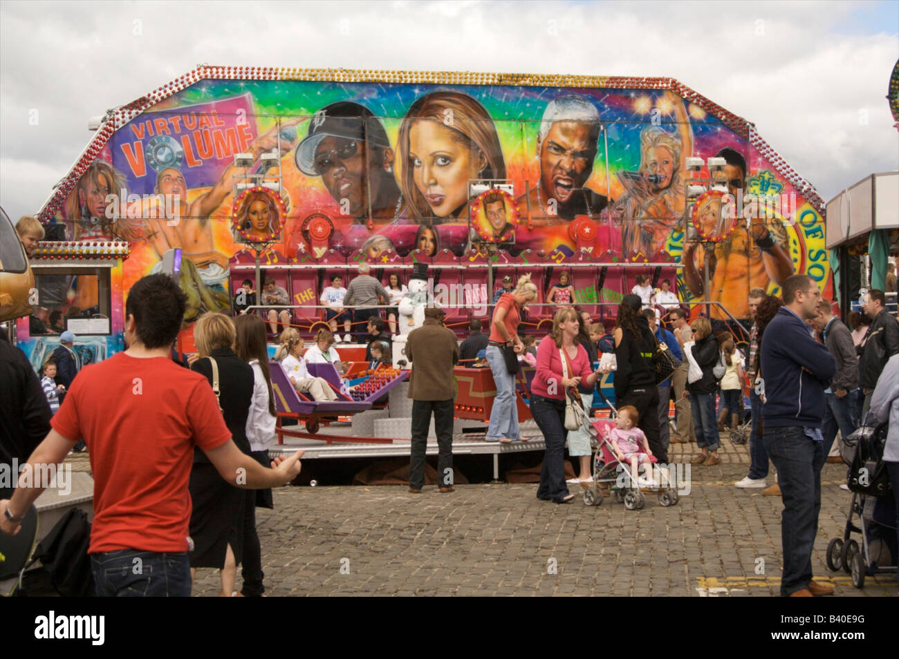 Fair at river clyde in Glasgow Stock Photo Alamy