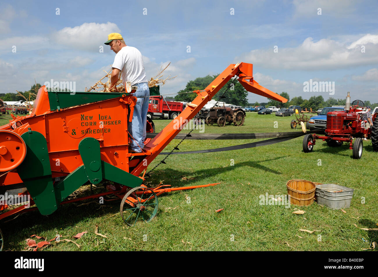 Vintage agricultural threshing machine hires stock photography and