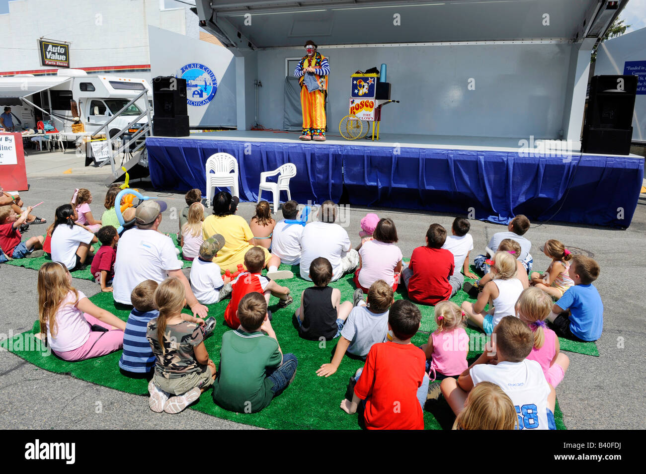 Clown entertains children Yale Michigan Bologna festival Stock Photo
