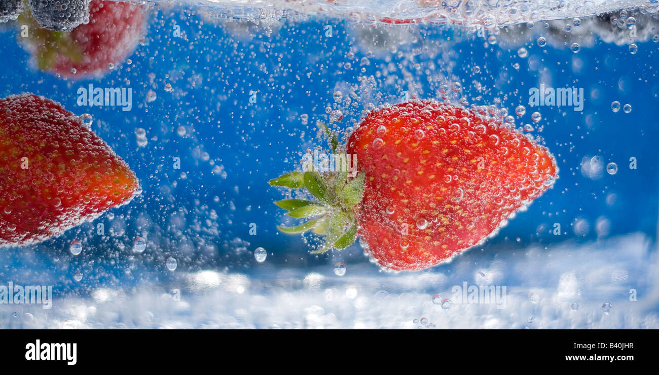 Strawberries drop hires stock photography and images Alamy