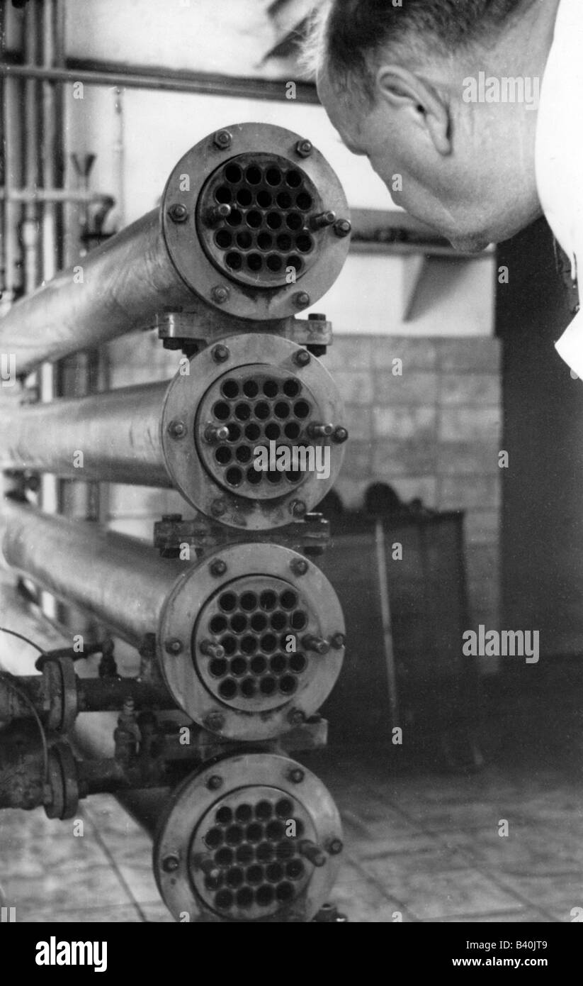 alcohol, beer, experimental brewery, Munich Grosshadern, suction coolers, 1950s, , Stock Photo