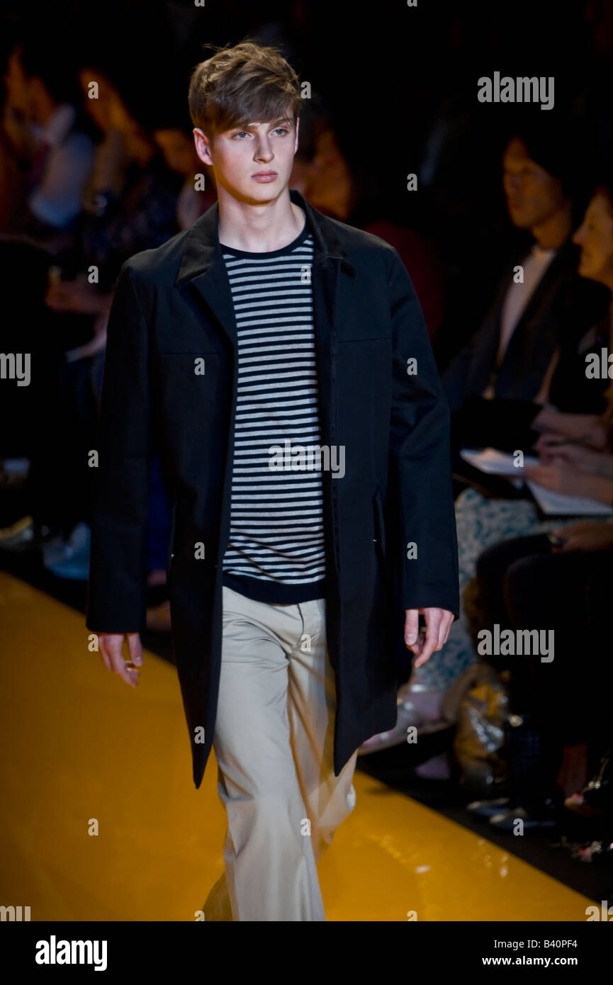 DKNY Donna Karan New York presents Spring & Summer 2009 Mens ready to wear  collection Stock Photo - Alamy