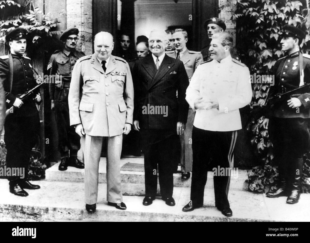 events, Second World War / WWII, conferences, Potsdam Conference 17.7.1945 - 2.8.1945, Winston Churchill, Harry S. Truman, Joseph Stalin in front of Cecilienhof palace, Stock Photo