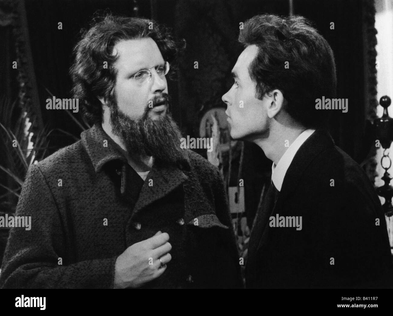 Hauke, Gert, 13.3.1929 - 30.5.2008, German actor, half length, with Stefan Gohlke, from TV play 'Socialaristokraten' (Social aristocracy), 20.8.1966, Stock Photo