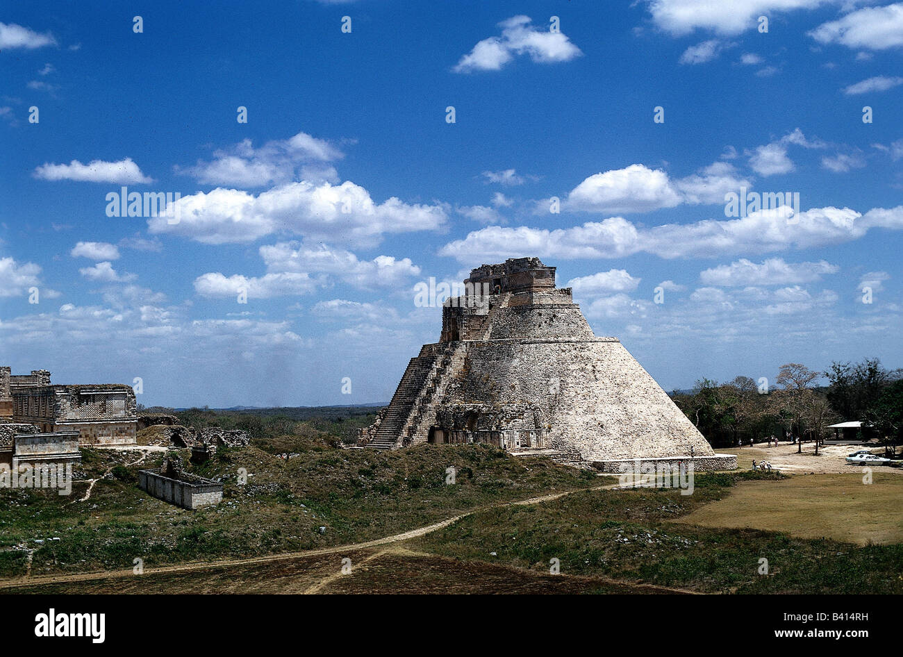 geography / travel, Mexico, Yucatan, Uxmal, built approx. 600 AD, left approx. 900 AD, maya city, puuc style, Piramide Del Adivino (pyramid of magician), building, architecture, Central America, America, Latin-American Indians, latin american, mayas, classical period, UNESCO, World Heritage Site, historical, historic, ancient, religion, stair, , Stock Photo