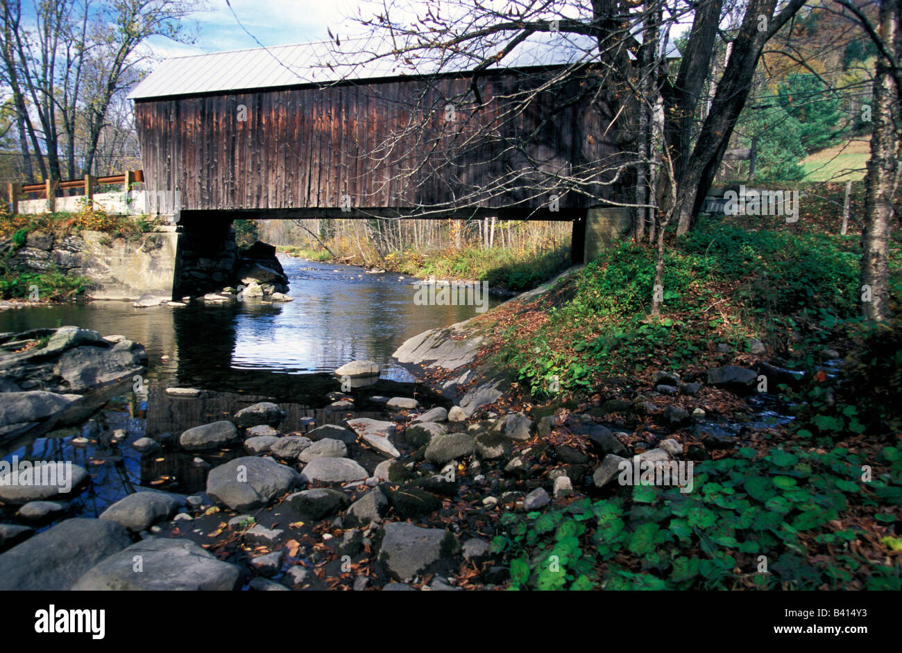 North America, United States, Vermont, Chelsea. Moxley Covered Bridge built in 1883. Stock Photo