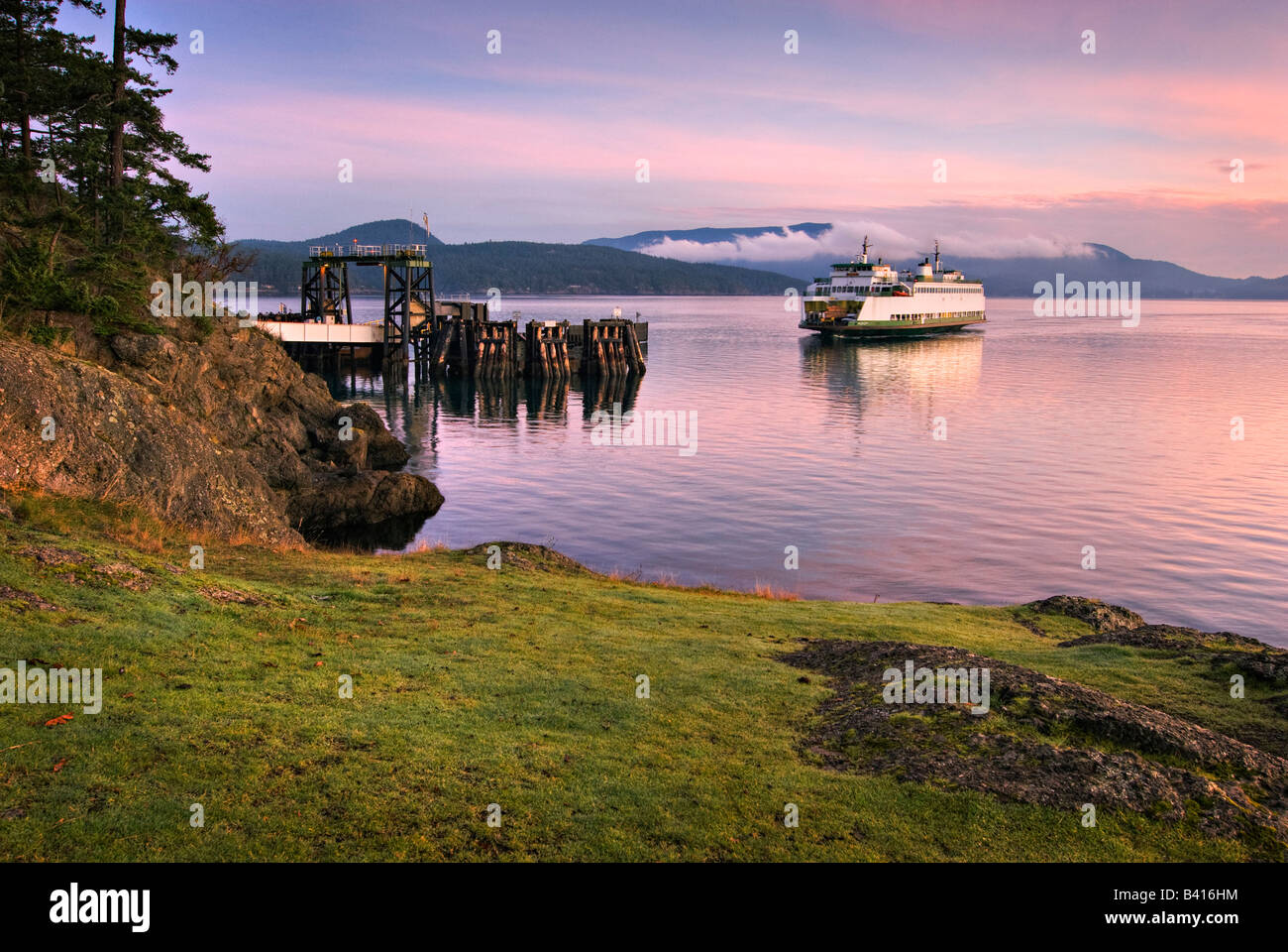 USA, Washington, San Juan Islands. A ferry at the Lopez Island dock at