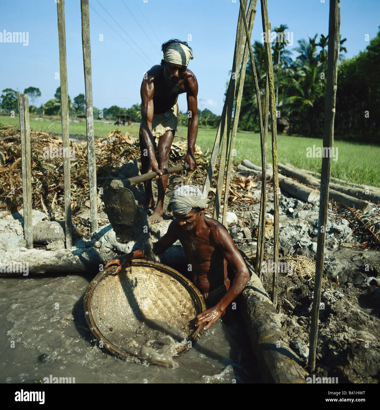 Panning for sapphires in Ratnapura Gem Pits, Sri Lanka Stock Photo Alamy