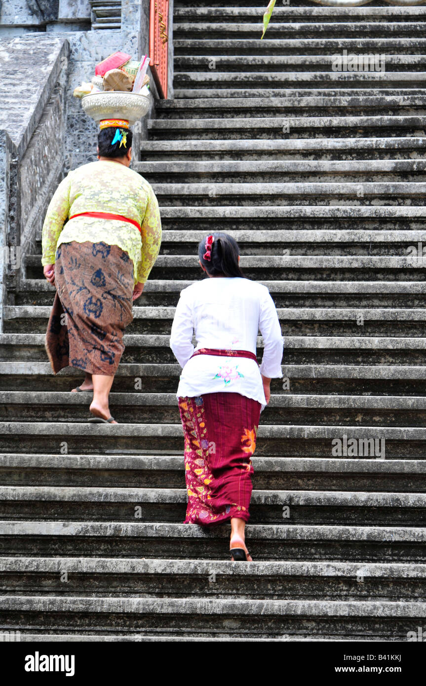 village temple festival, ladies going to temple ,desa pakraman bebetin,sawan , buleleng regency , north west bali,indonesia Stock Photo