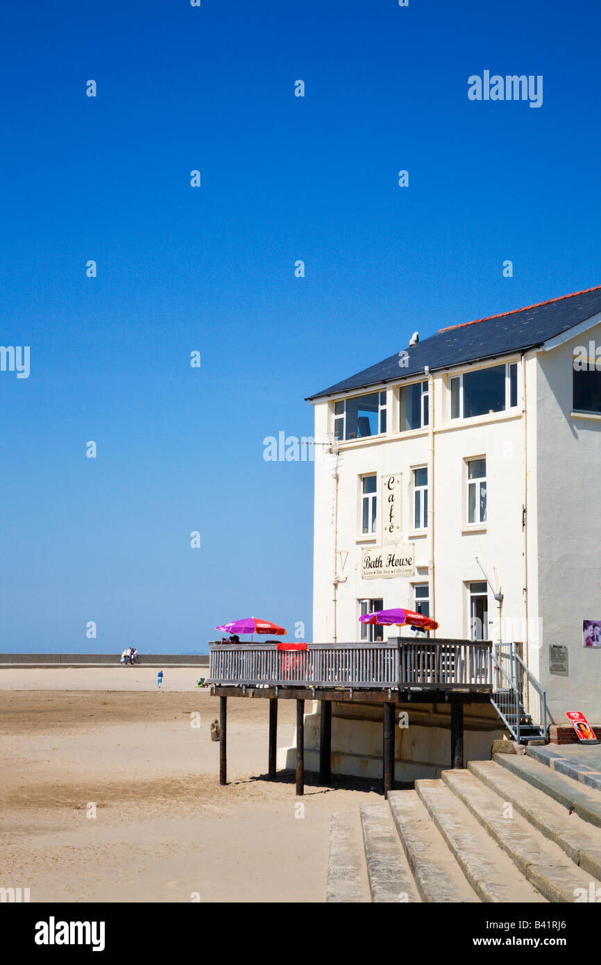 Cafe and Ice Cream Shop on the beach at Barmouth Snowdonia Wales Stock Photo
