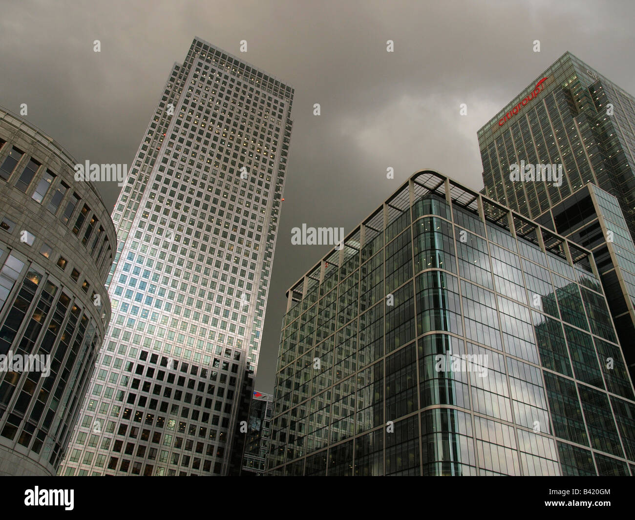 Hsbc canary wharf hi-res stock photography and images - Alamy