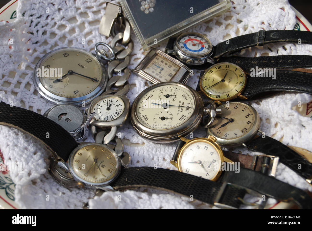 Used watches for sale hi res stock photography and images Alamy