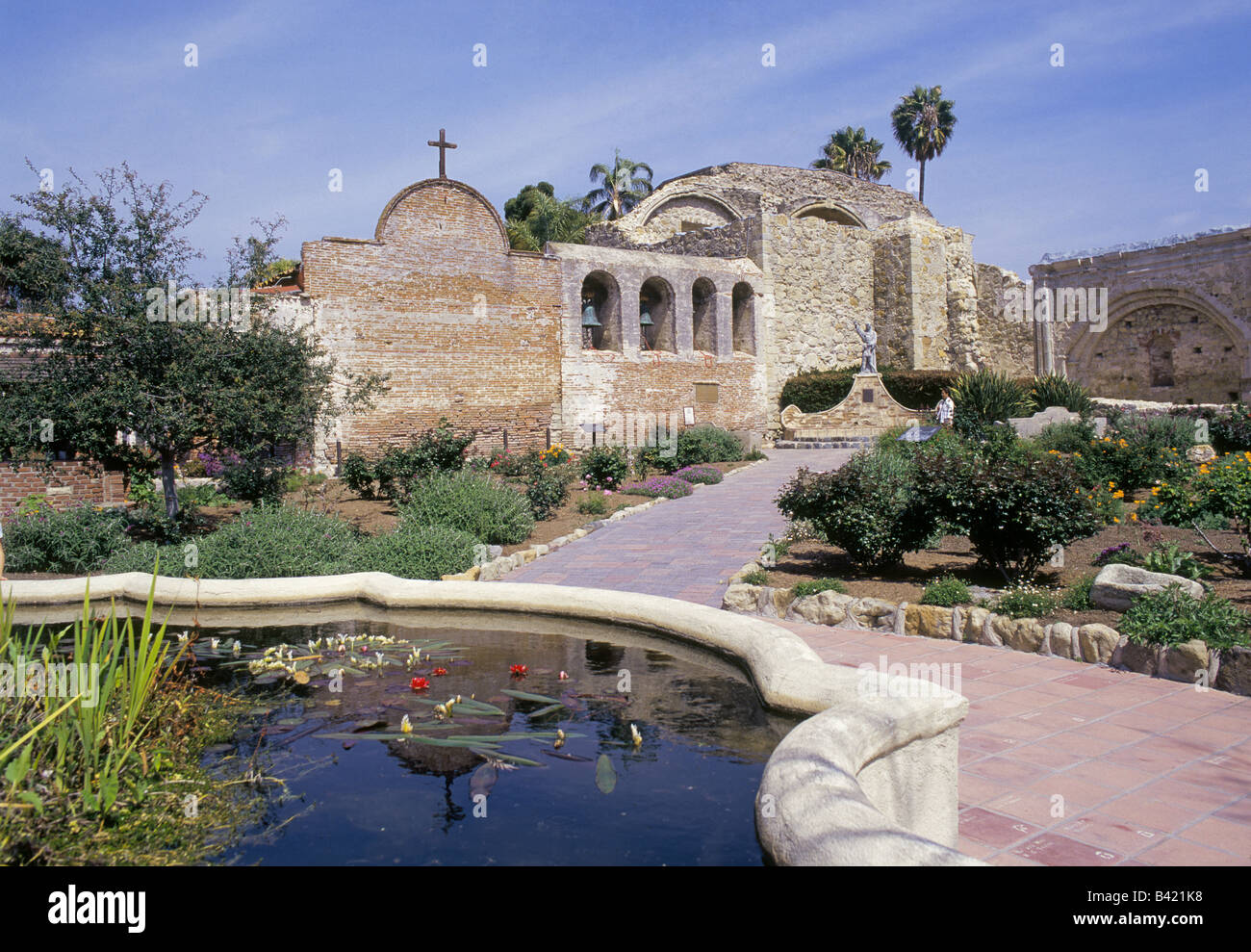 USA CALIFORNIA The ruins of the old Spanish mission at San Juan Capistrano in southern California Stock Photo