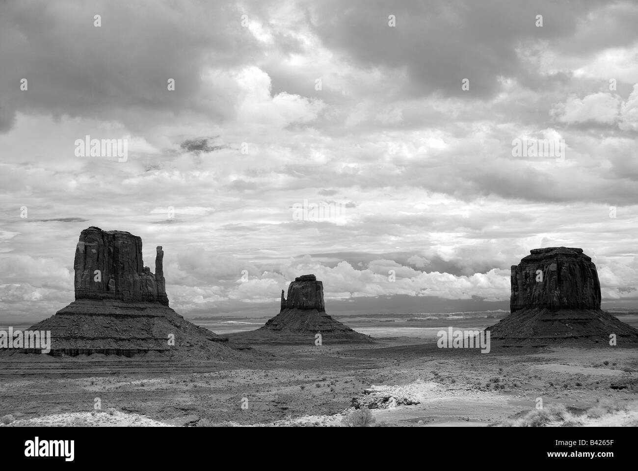 Stormy weather over Monument Valley in black and white Stock Photo Alamy