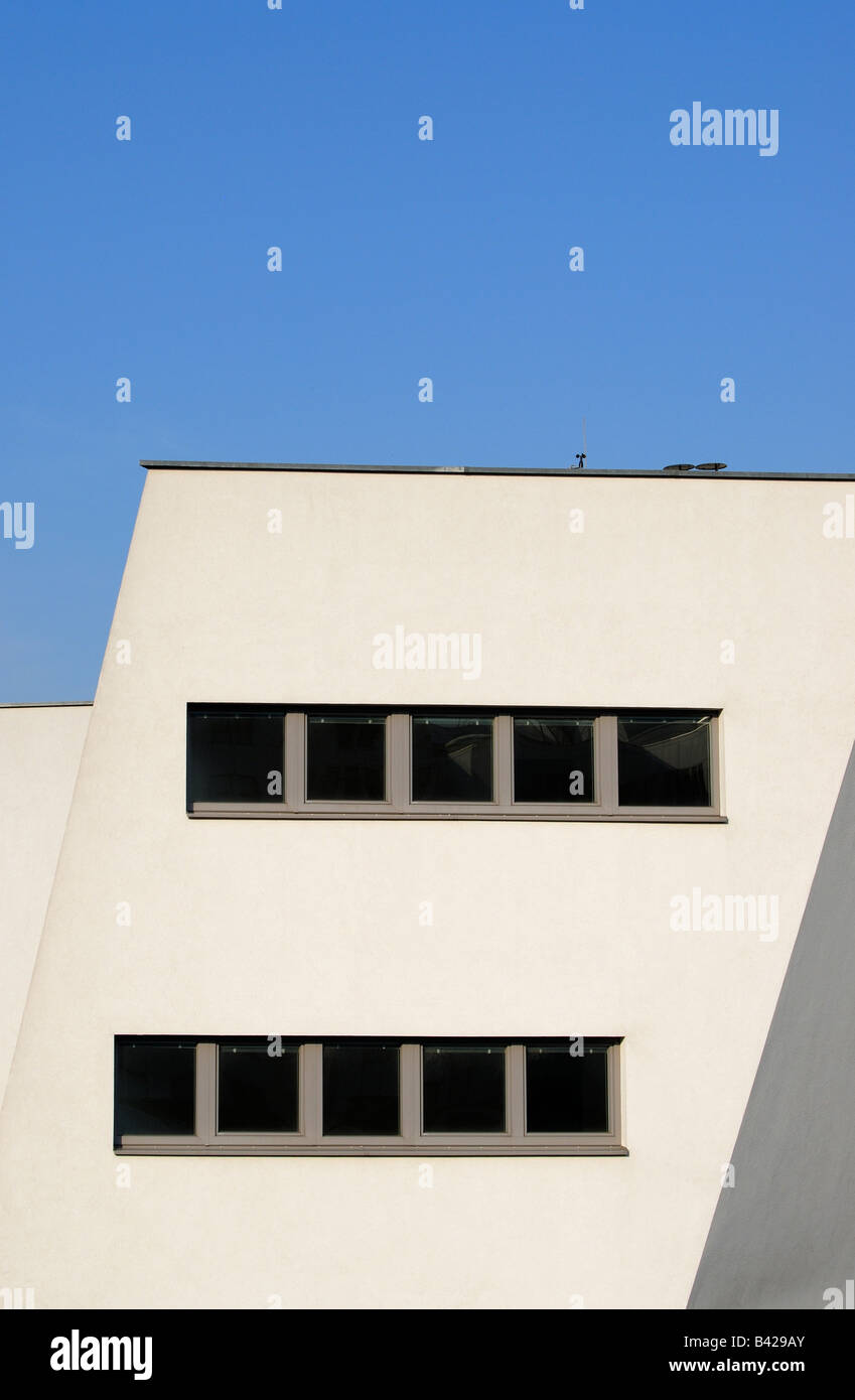 Spittelauer Lände Arcade Housing by Architect Zaha Hadid Vienna Austria