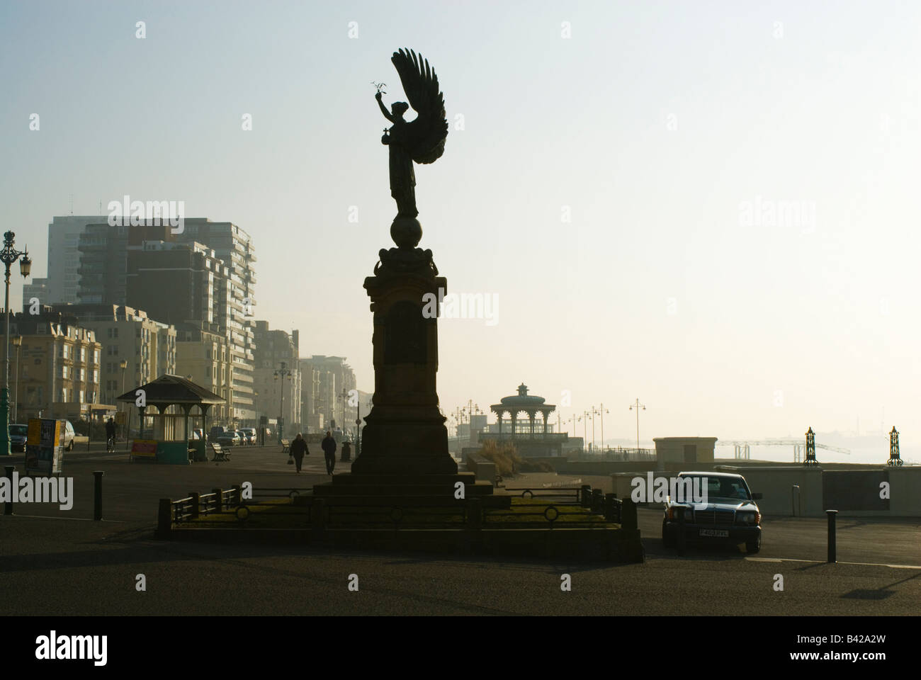 The peace statue on Brighton & Hove seafront Stock Photo 19720817 Alamy