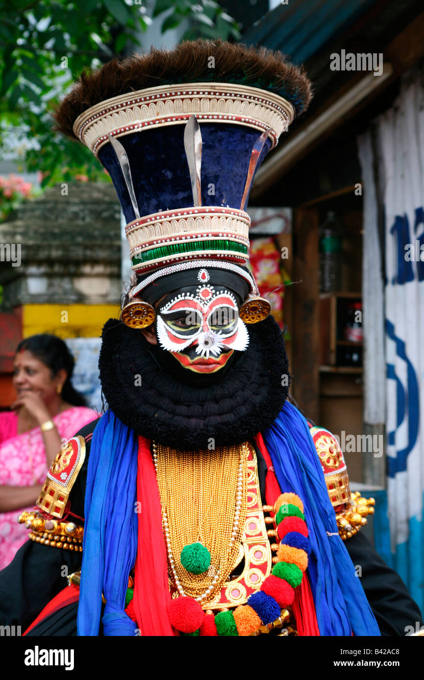 Kathakali costume hires stock photography and images Alamy