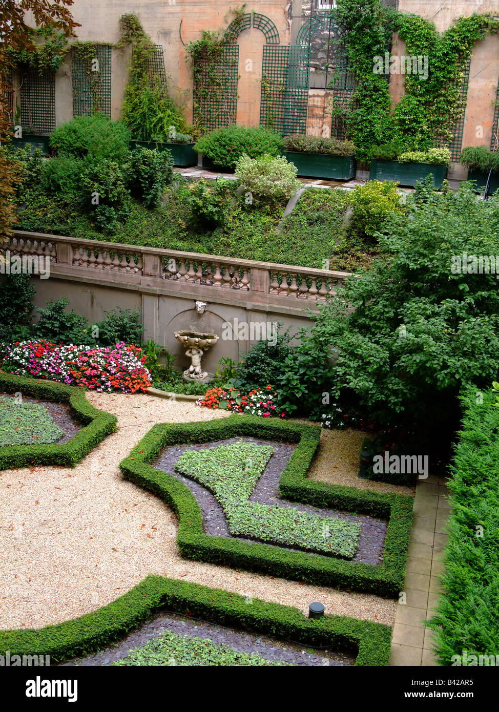 Private garden into the 8th arrondissement - Paris City - France Stock Photo