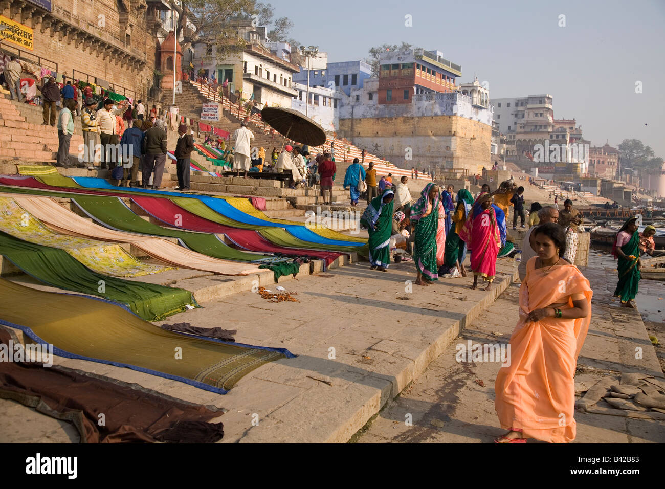 Indian Hindu women on the Man Mandir Ghat in the city of Varanasi, India. Stock Photo