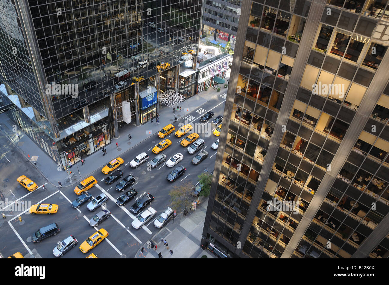 Third Avenue in midtown Manhattan Stock Photo Alamy