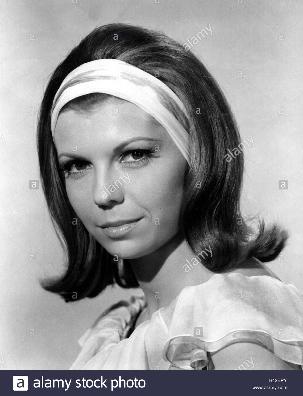 Nancy Sinatra Black and White Stock Photos & Images - Alamy