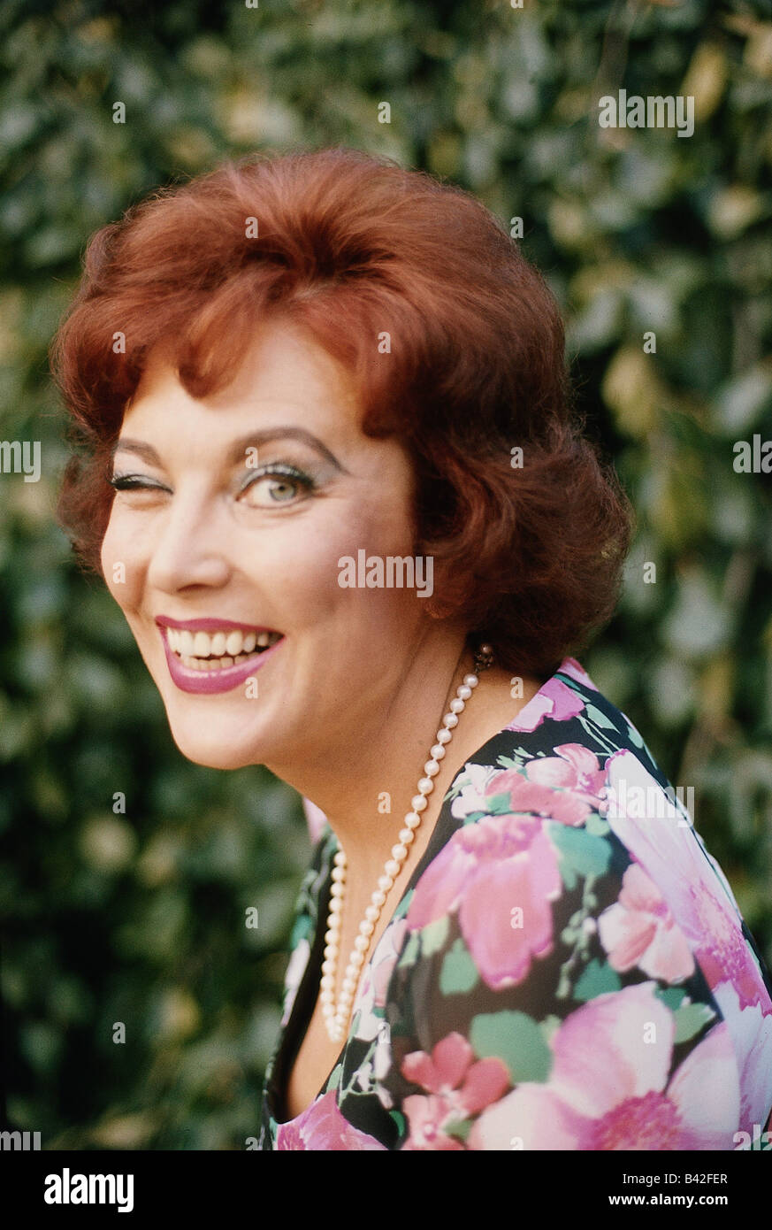 Paul, Rita, * 2.12.1928, German singer & actress, portrait, 1975 Stock ...