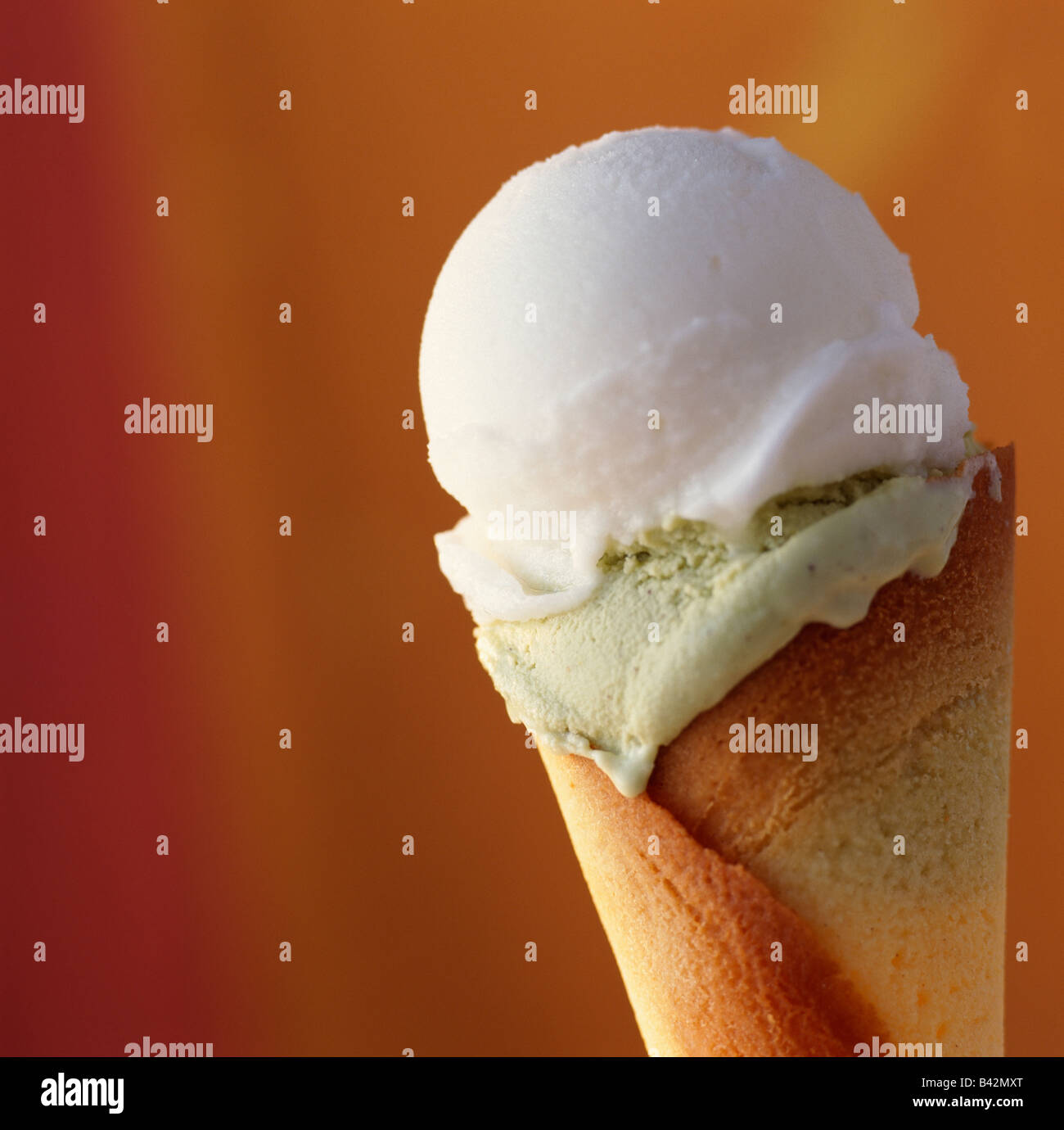 Ice cream cone double scoop hi-res stock photography and images - Alamy