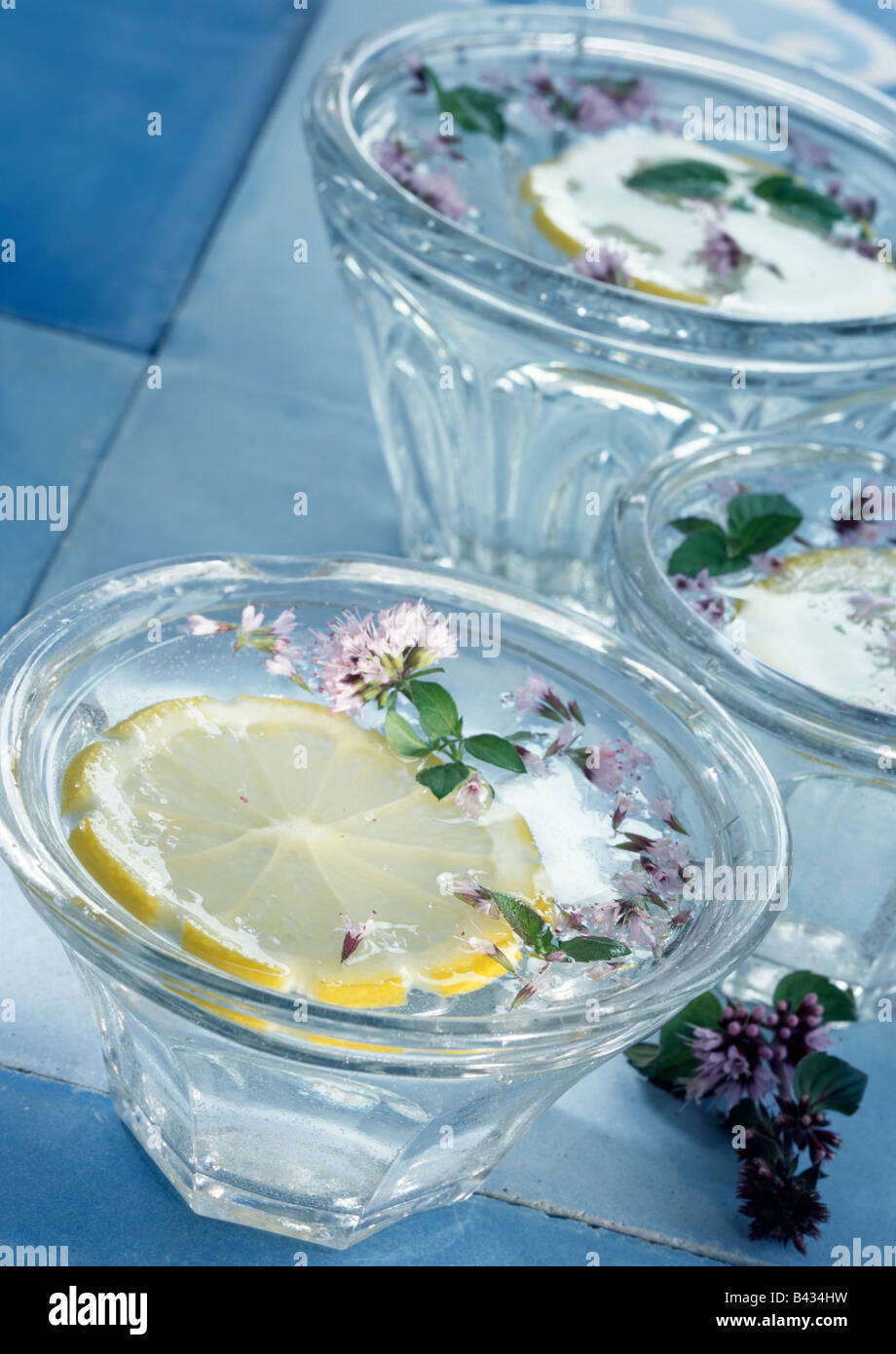 Lemon water finger bowl hires stock photography and images Alamy